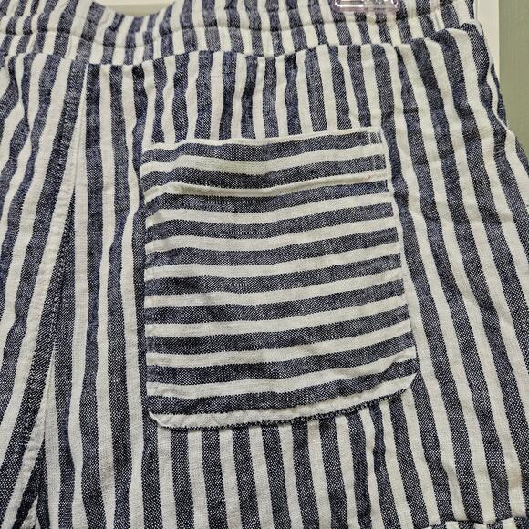 Universal Thread Women's Medium Linen Blend Blue and White Striped Shorts - Picture 3 of 6